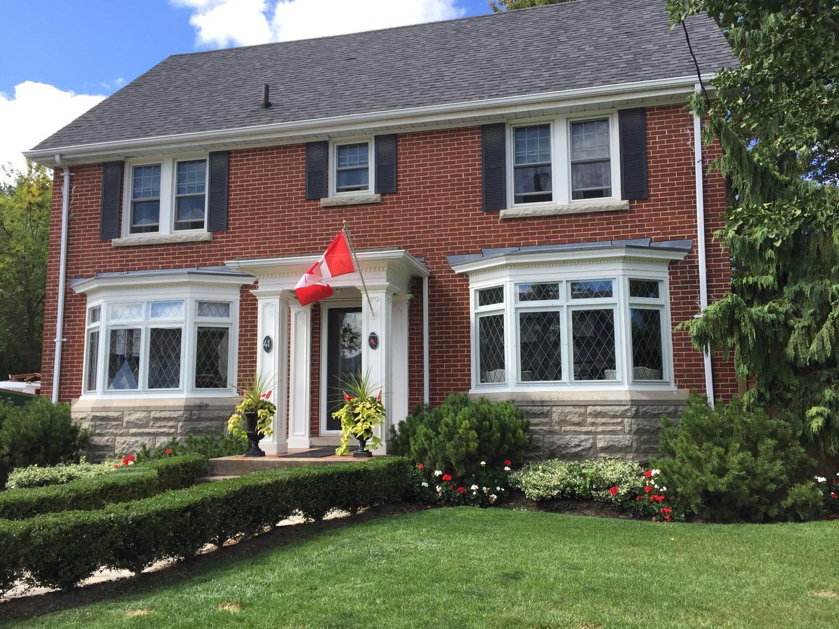 Bed and Breakfast Robinsong Thorold Экстерьер фото