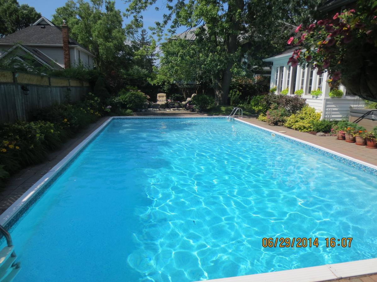 Bed and Breakfast Robinsong Thorold Экстерьер фото